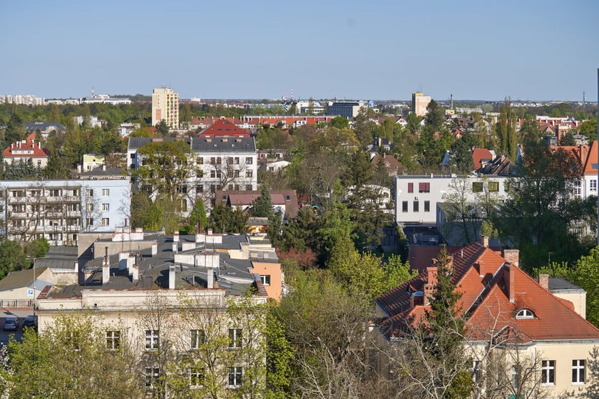 Panorama Wrocławia z perspektywy Krzyków - maj 2023