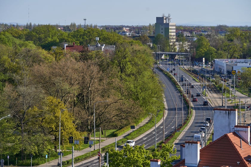 Panorama Wrocławia z perspektywy Krzyków - maj 2023