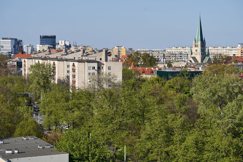 Panorama Wrocławia z perspektywy Krzyków - maj 2023