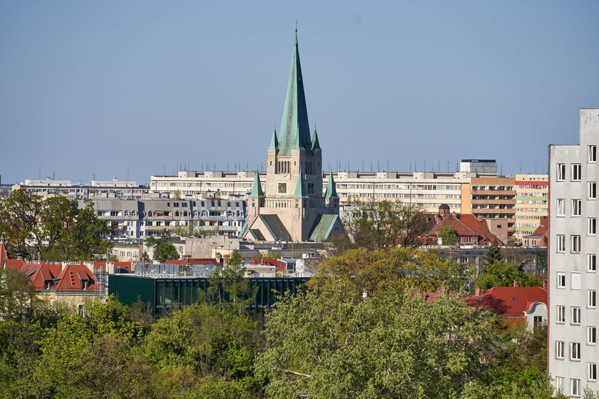 Panorama Wrocławia z perspektywy Krzyków - maj 2023