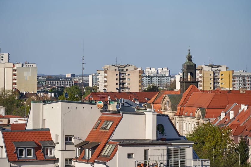Panorama Wrocławia z perspektywy Krzyków - maj 2023