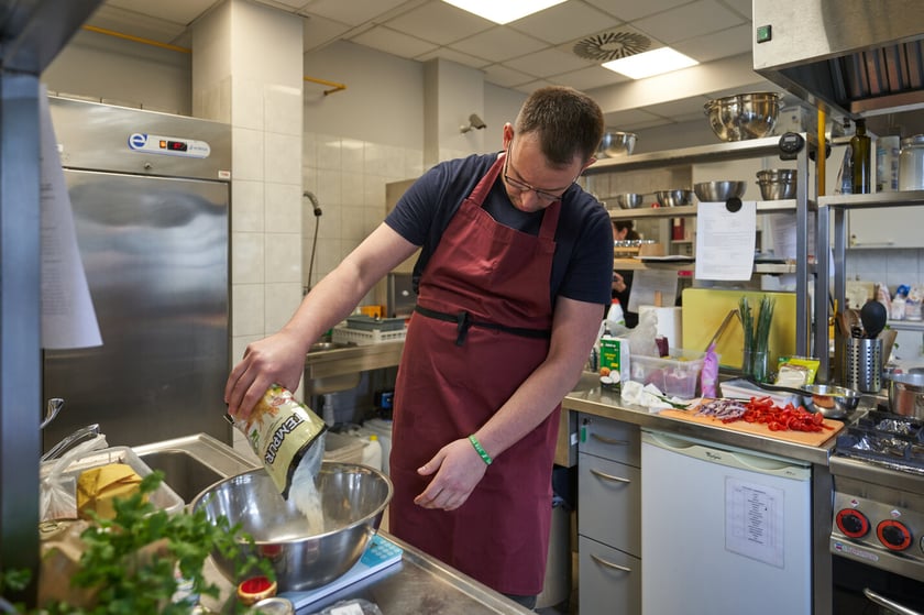Marek gotuje wieprzowinę z mango