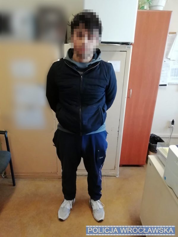 Zatrzymani podczas włamania gruzini