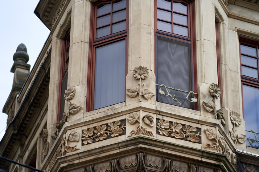 Rzeźby i ornamenty na wrocławskich kamienicach