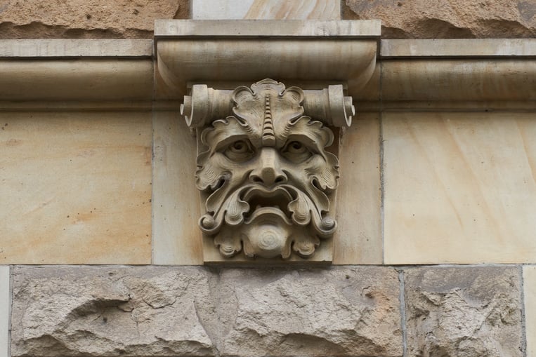 Rzeźby i ornamenty na wrocławskich kamienicach