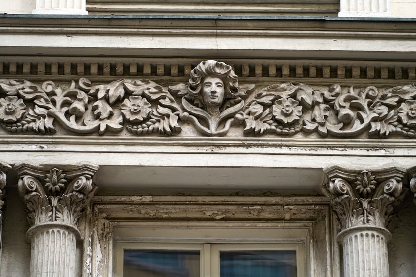 Rzeźby i ornamenty na wrocławskich kamienicach