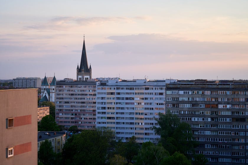 Panorama Wrocławia. Zdjęcie z 13 piętra budynku w centrum miasta.