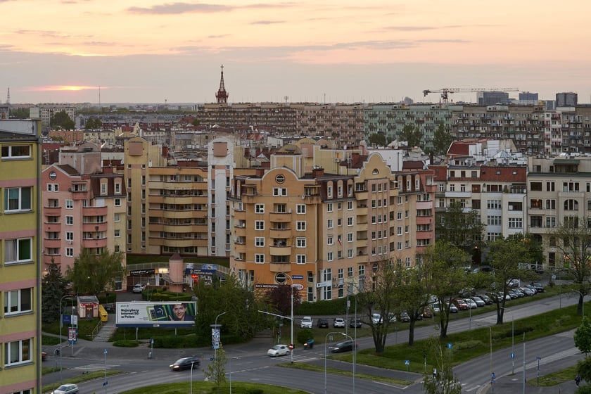 Panorama Wrocławia. Zdjęcie z 13 piętra budynku w centrum miasta.
