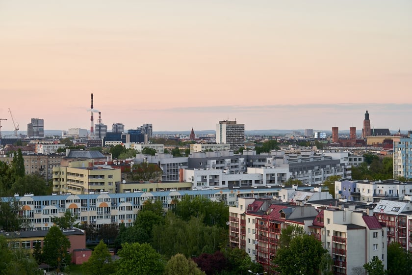 Panorama Wrocławia. Zdjęcie z 13 piętra budynku w centrum miasta.