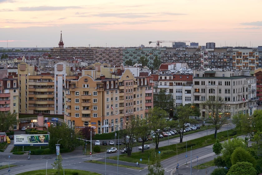 Panorama Wrocławia. Zdjęcie z 13 piętra budynku w centrum miasta.