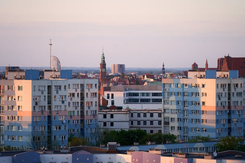 Panorama Wrocławia. Zdjęcie z 13 piętra budynku w centrum miasta.