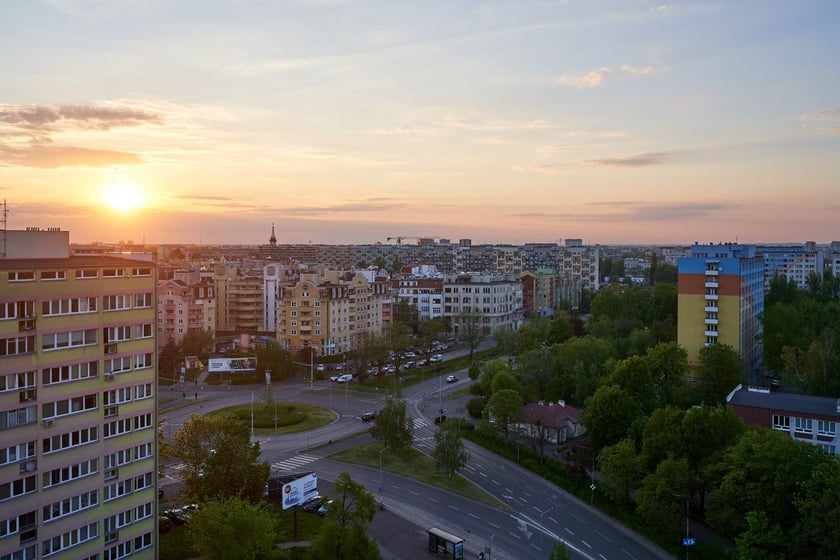 Panorama Wrocławia. Zdjęcie z 13 piętra budynku w centrum miasta.