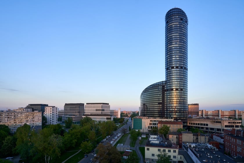 Panorama Wrocławia. Zdjęcie z 13 piętra budynku w centrum miasta.