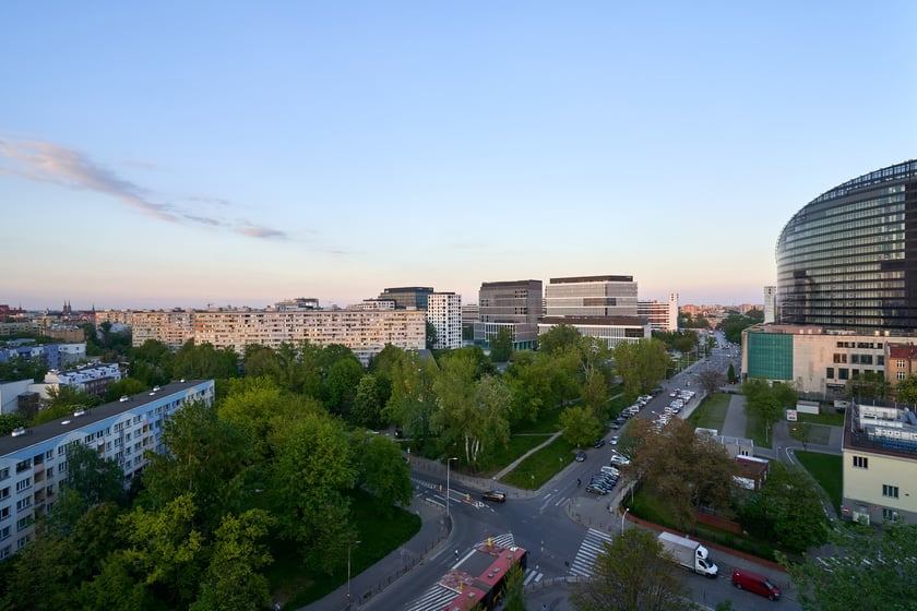 Panorama Wrocławia. Zdjęcie z 13 piętra budynku w centrum miasta.