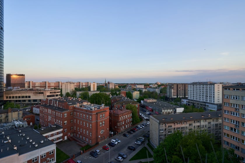 Panorama Wrocławia. Zdjęcie z 13 piętra budynku w centrum miasta.