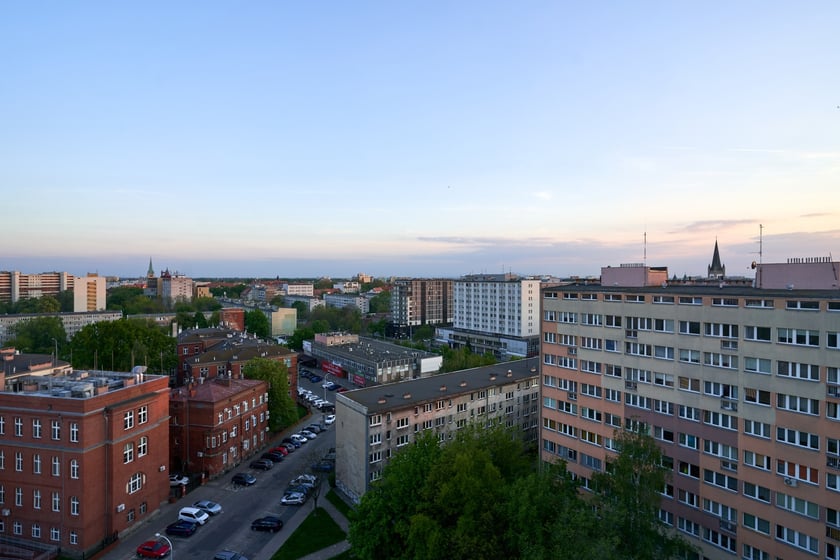Panorama Wrocławia. Zdjęcie z 13 piętra budynku w centrum miasta.