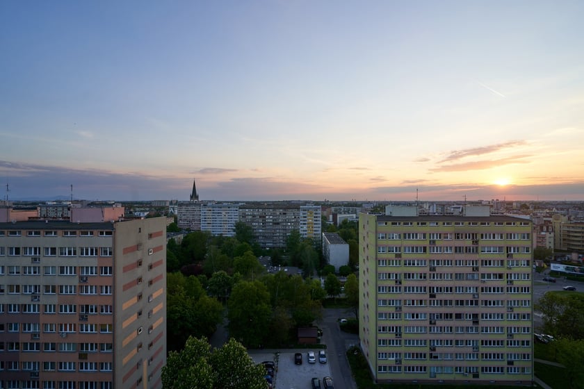 Panorama Wrocławia. Zdjęcie z 13 piętra budynku w centrum miasta.