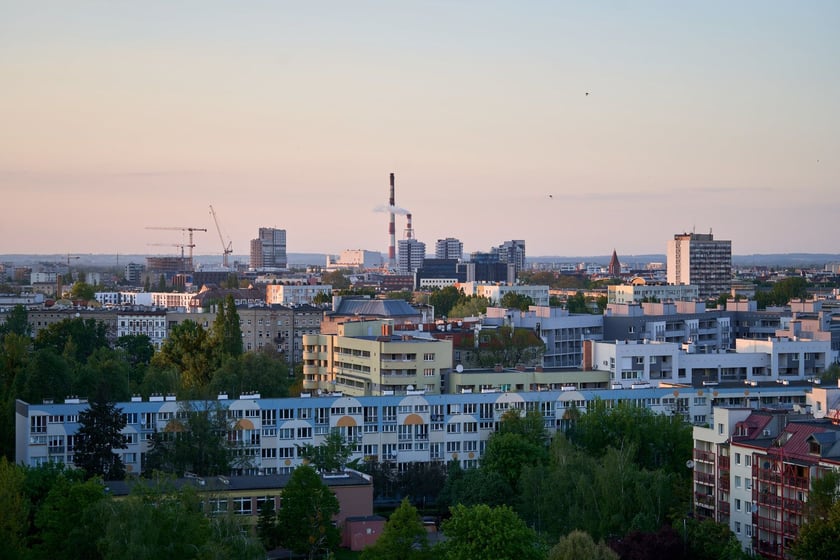 Panorama Wrocławia. Zdjęcie z 13 piętra budynku w centrum miasta.