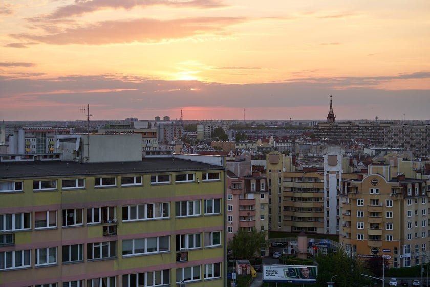 Panorama Wrocławia. Zdjęcie z 13 piętra budynku w centrum miasta.