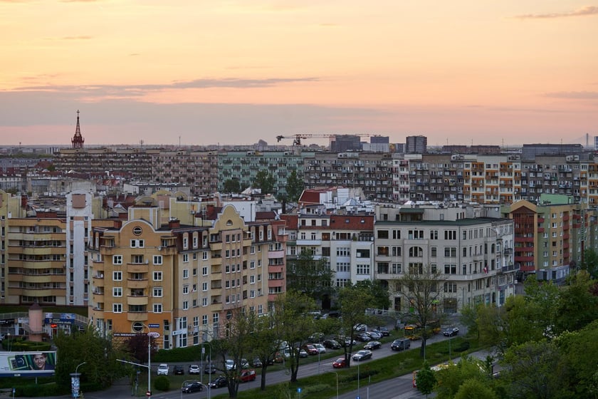 Panorama Wrocławia. Zdjęcie z 13 piętra budynku w centrum miasta.