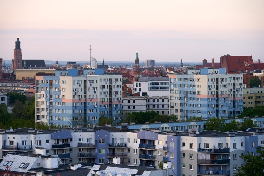 Panorama Wrocławia. Zdjęcie z 13 piętra budynku w centrum miasta.