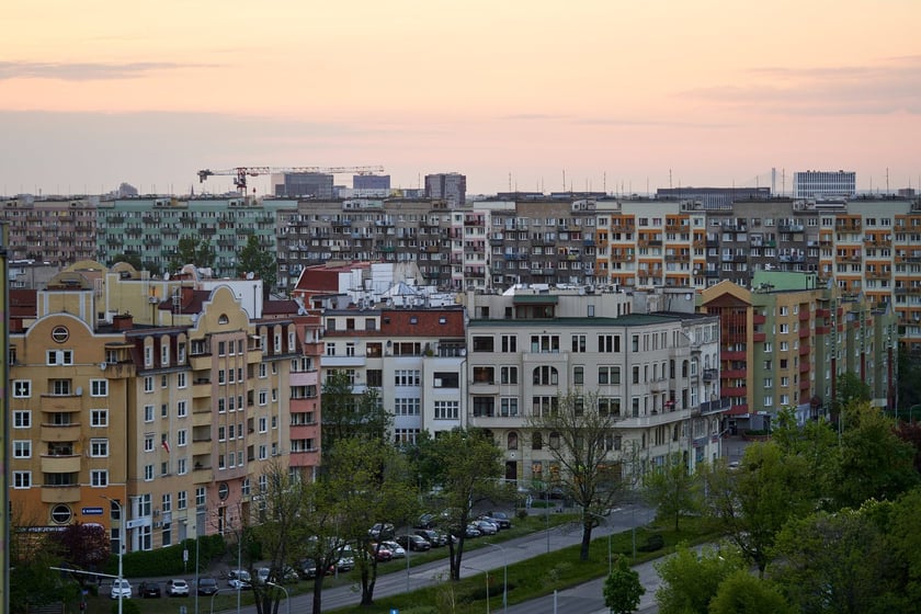 Panorama Wrocławia. Zdjęcie z 13 piętra budynku w centrum miasta.