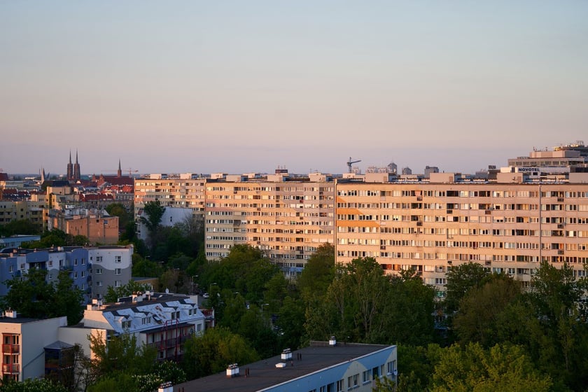 Panorama Wrocławia. Zdjęcie z 13 piętra budynku w centrum miasta.