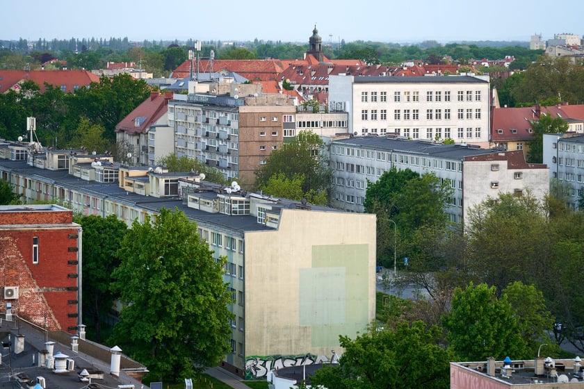 Panorama Wrocławia. Zdjęcie z 13 piętra budynku w centrum miasta.