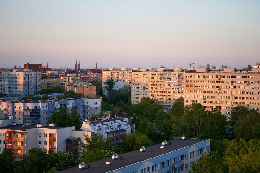 Panorama Wrocławia. Zdjęcie z 13 piętra budynku w centrum miasta.