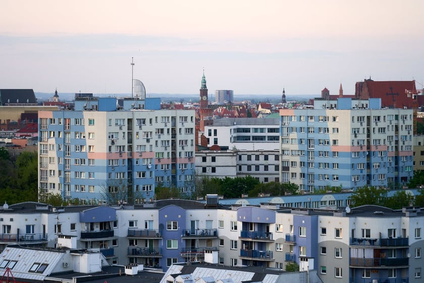 Panorama Wrocławia. Zdjęcie z 13 piętra budynku w centrum miasta.