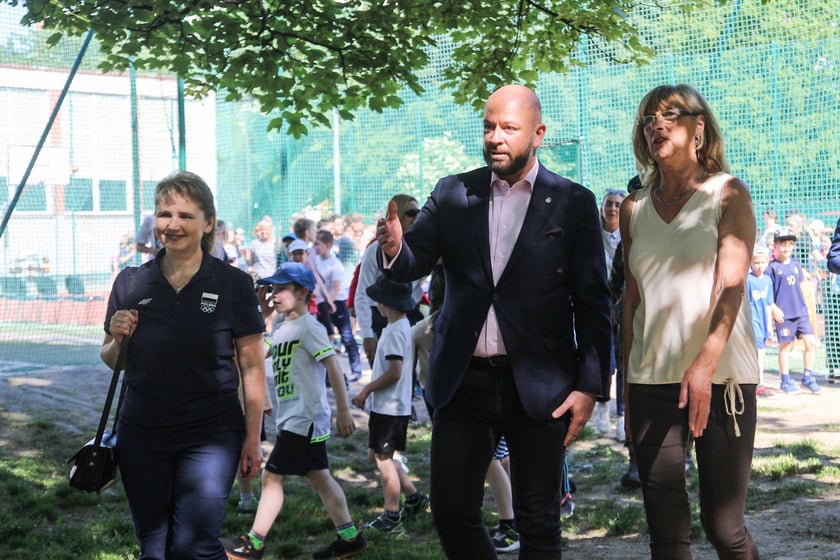 Impreza sportowa z okazji Dnia Dziecka i otwarcia boisk przy szkole podstawowej nr 29 we Wrocławiu