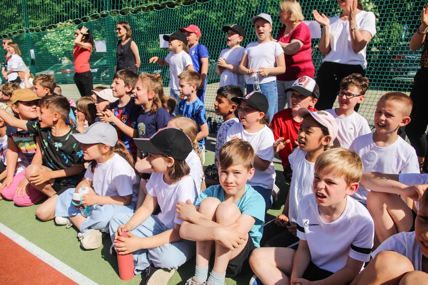 Impreza sportowa z okazji Dnia Dziecka i otwarcia boisk przy szkole podstawowej nr 29 we Wrocławiu