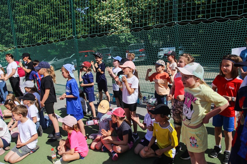 Impreza sportowa z okazji Dnia Dziecka i otwarcia boisk przy szkole podstawowej nr 29 we Wrocławiu