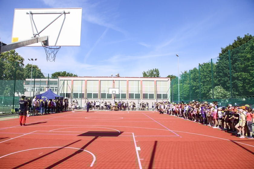 Impreza sportowa z okazji Dnia Dziecka i otwarcia boisk przy szkole podstawowej nr 29 we Wrocławiu