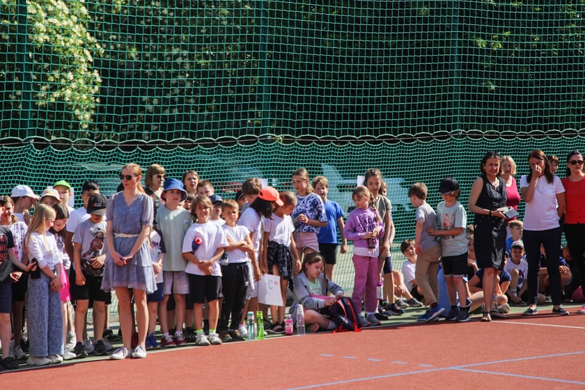 Impreza sportowa z okazji Dnia Dziecka i otwarcia boisk przy szkole podstawowej nr 29 we Wrocławiu