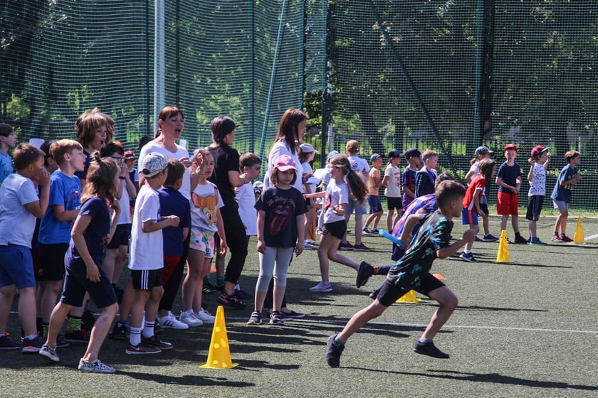 Impreza sportowa z okazji Dnia Dziecka i otwarcia boisk przy szkole podstawowej nr 29 we Wrocławiu