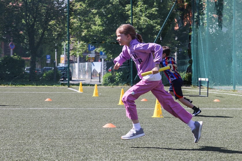 Impreza sportowa z okazji Dnia Dziecka i otwarcia boisk przy szkole podstawowej nr 29 we Wrocławiu
