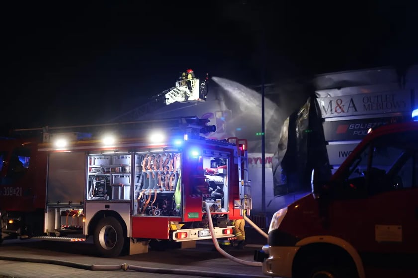 Pożar na Brucknera. W akcji brało udział 9 jednostek straży pożarnej.
