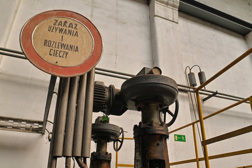 Nieczynny obiekt turbozespołu ciepłowniczego nr 3.&nbsp;