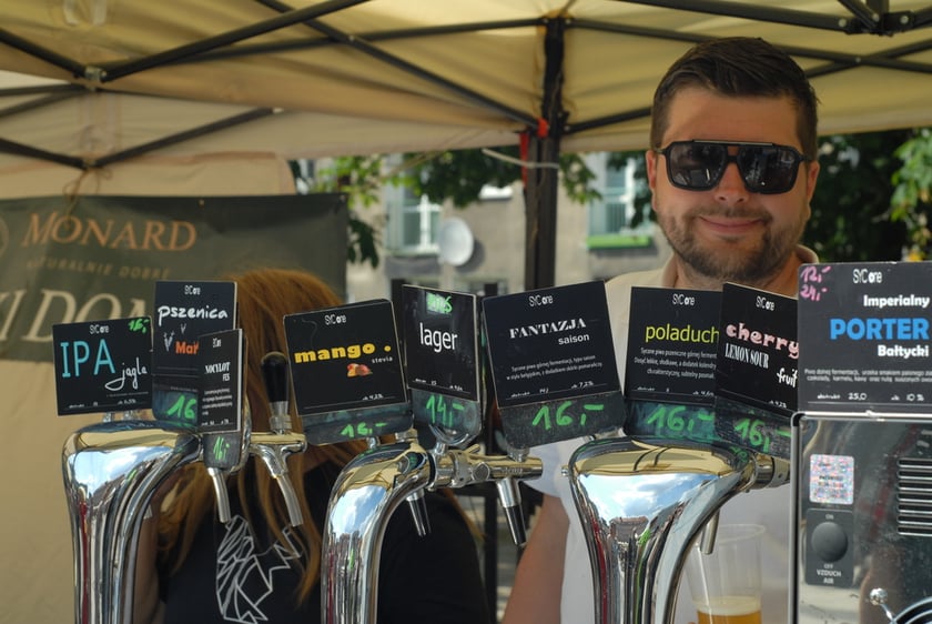 Festiwal Azjatycki, Festiwal Smak&oacute;w Świata i Festiwal Piwa, Wina i Trunk&oacute;w Rzemieślniczych na placu Nowy Targ