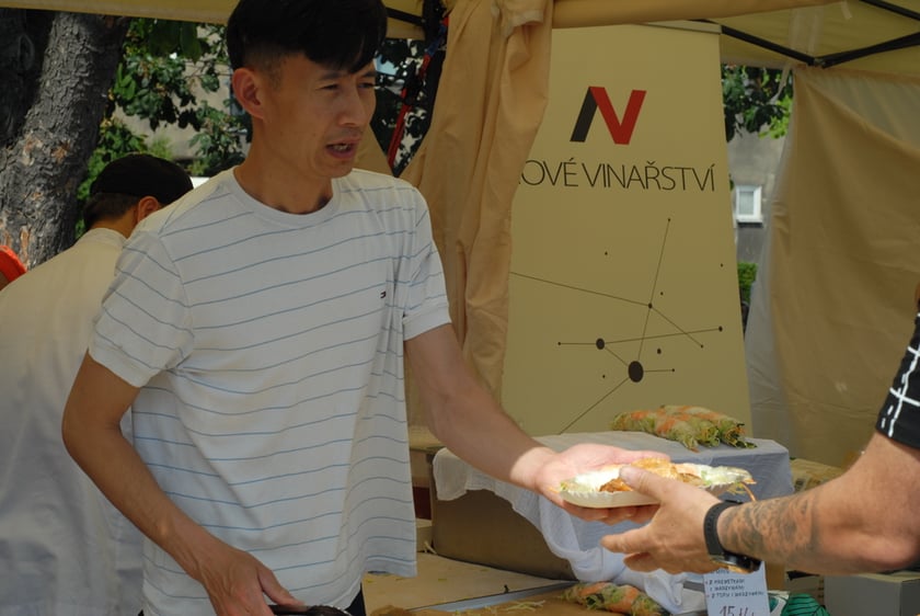 Festiwal Azjatycki, Festiwal Smak&oacute;w Świata i Festiwal Piwa, Wina i Trunk&oacute;w Rzemieślniczych na placu Nowy Targ