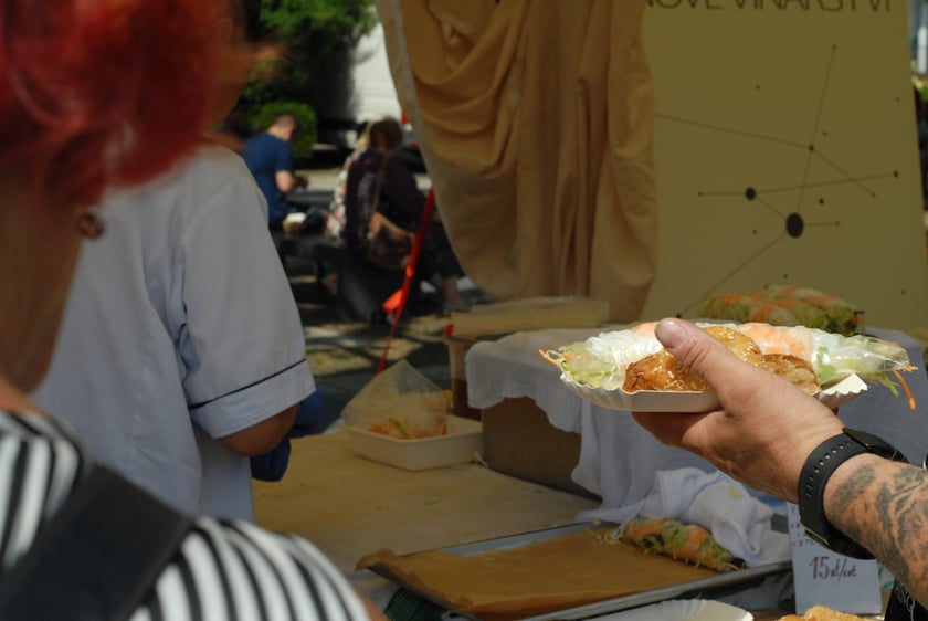 Festiwal Azjatycki, Festiwal Smak&oacute;w Świata i Festiwal Piwa, Wina i Trunk&oacute;w Rzemieślniczych na placu Nowy Targ