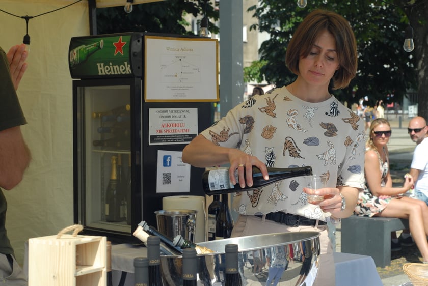 Festiwal Azjatycki, Festiwal Smak&oacute;w Świata i Festiwal Piwa, Wina i Trunk&oacute;w Rzemieślniczych na placu Nowy Targ