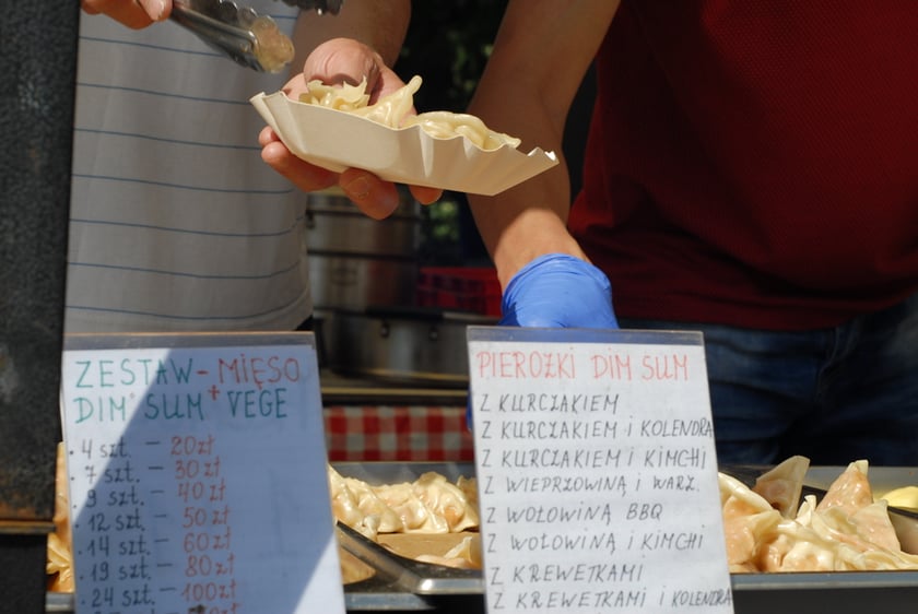 Festiwal Azjatycki, Festiwal Smak&oacute;w Świata i Festiwal Piwa, Wina i Trunk&oacute;w Rzemieślniczych na placu Nowy Targ