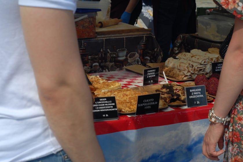 Festiwal Azjatycki, Festiwal Smak&oacute;w Świata i Festiwal Piwa, Wina i Trunk&oacute;w Rzemieślniczych na placu Nowy Targ