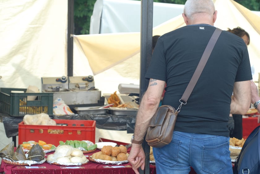 Festiwal Azjatycki, Festiwal Smak&oacute;w Świata i Festiwal Piwa, Wina i Trunk&oacute;w Rzemieślniczych na placu Nowy Targ