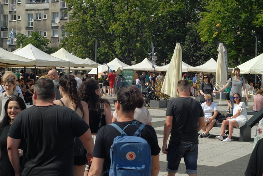 Festiwal Azjatycki, Festiwal Smak&oacute;w Świata i Festiwal Piwa, Wina i Trunk&oacute;w Rzemieślniczych na placu Nowy Targ