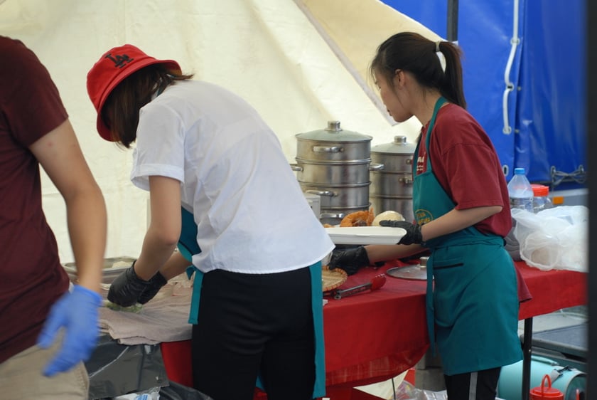 Festiwal Azjatycki, Festiwal Smak&oacute;w Świata i Festiwal Piwa, Wina i Trunk&oacute;w Rzemieślniczych na placu Nowy Targ