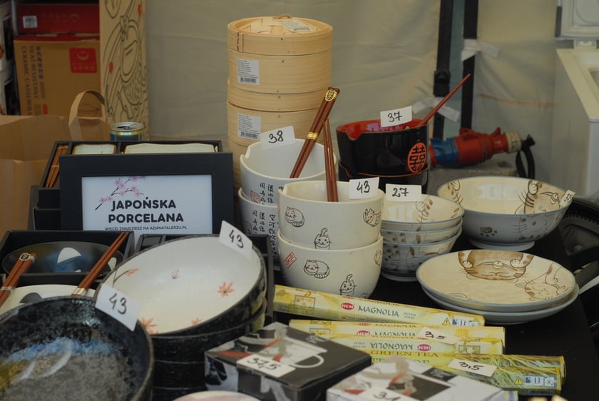 Festiwal Azjatycki, Festiwal Smak&oacute;w Światai Festiwal Piwa, Wina i Trunk&oacute;w Rzemieślniczych na placu Nowy Targ