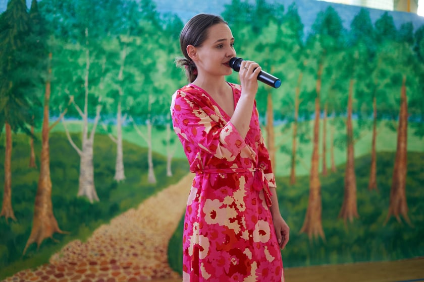 Uroczyste rozdanie dyplomów i statuetek dla klas ósmych w Sportowej Szkole Podstawowej nr 72 we Wrocławiu